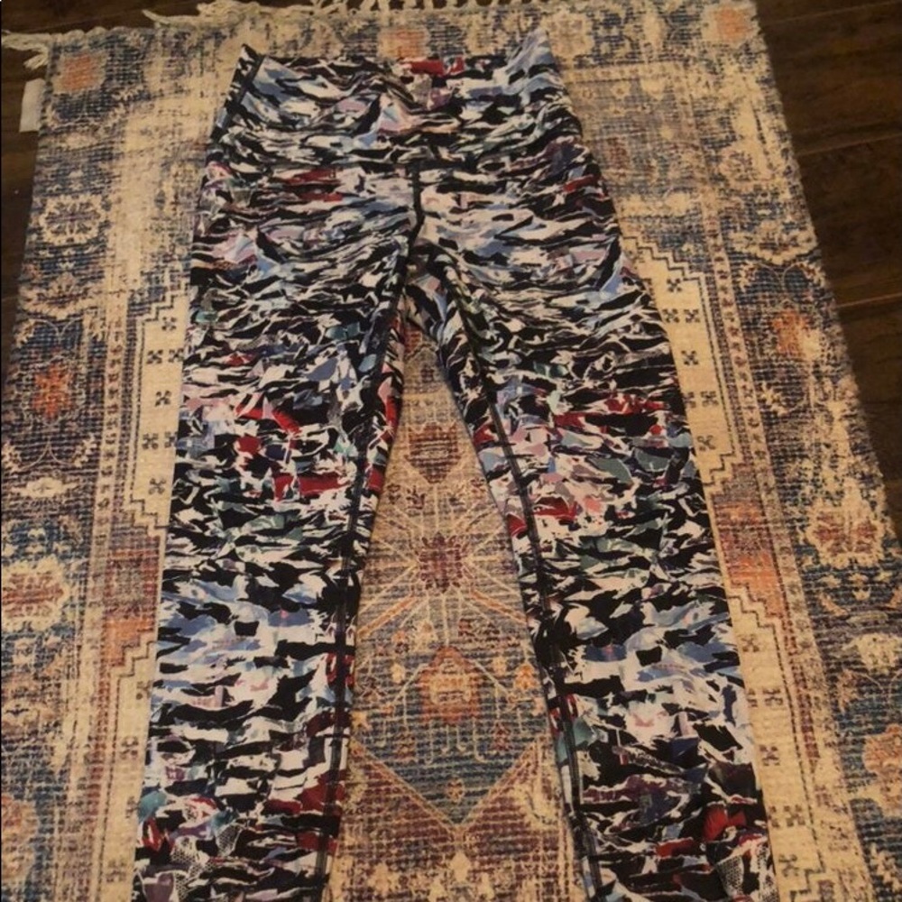 Lululemon leggings size 4
